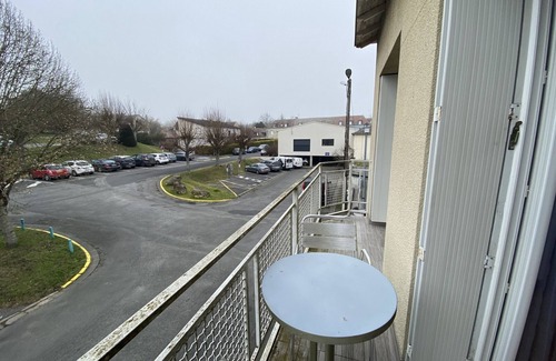 La Roche-Posay Apartment | Central Apartment with Balcony, Wi-Fi & Dishwasher - Near Shops & Spa