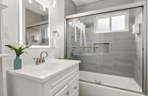 Eastside Apartment | Central Apartment in a Hip Walkable Neighborhood NRP23-01143