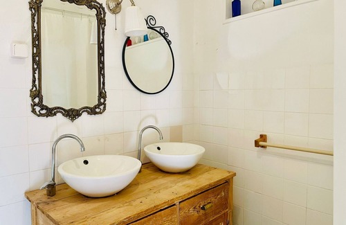 Santa Isabel Apartment | Central Apartment in Old Town