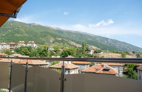 Karlovo Apartment | Central Apartment Mountain View