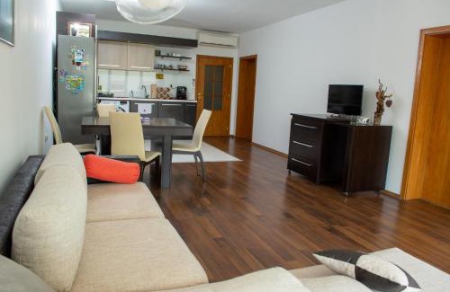 Karlovo Apartment | Central Apartment Mountain View