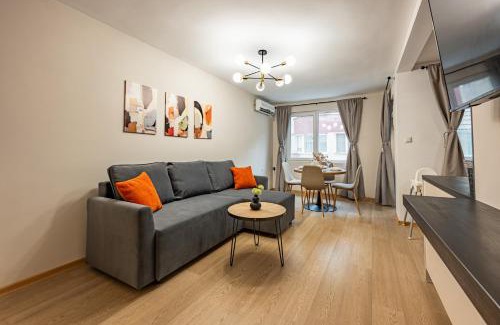 Varna Apartment | Central apartment next to Sea Garden suitable for 4 persons