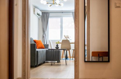 Varna Apartment | Central apartment next to Sea Garden suitable for 4 persons
