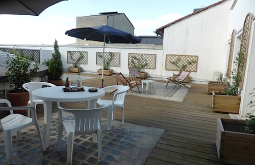 Bergerac Apartment | Central apartment, terrace, private parking, near Airport