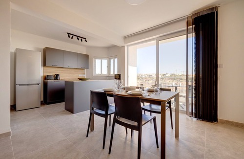 San Gwann Apartment | Central Apartment with Valley Views