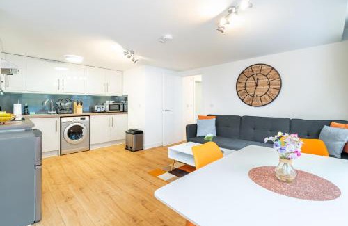 Andover Apartment | Central Apartment With 55” Smart TV+Netflix