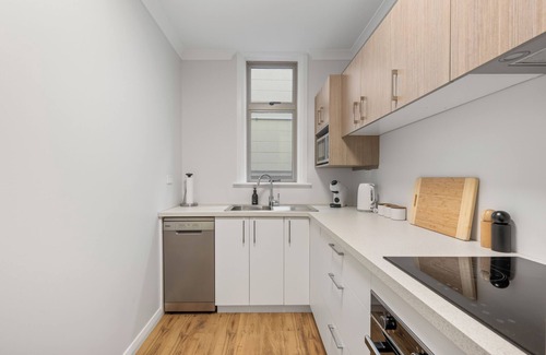 Picton Apartment | Central Art Deco #5