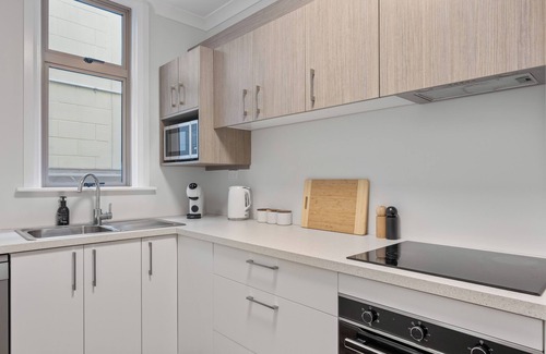 Picton Apartment | Central Art Deco #5