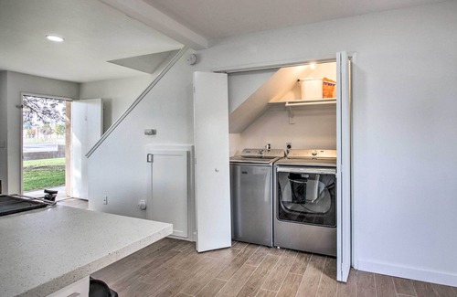Country Rose Apartment | Central Bakersfield Townhome w/Private Patio