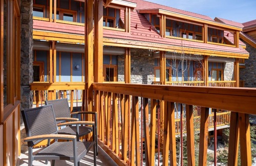 Banff Condo | Central Banff Rockies Suite | Rooftop Hot Pools!