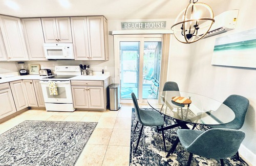 Central Beach House | Central Beach Cozy and Convenient Beachside.