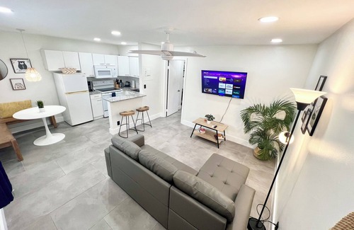 Lake Ridge Apartment | Central, Beautiful&Spacious 1Br 1Bath in Lake Ridge