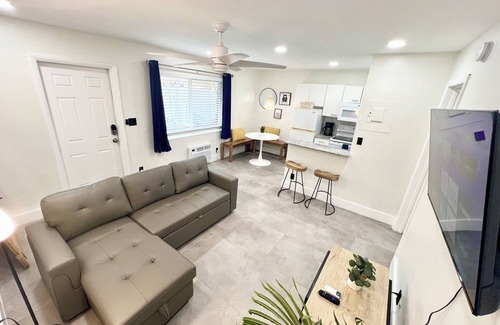 Lake Ridge Apartment | Central, Beautiful&Spacious 1Br 1Bath in Lake Ridge