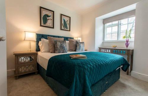 Bradford-on-Avon House | Central, beautiful home - with parking