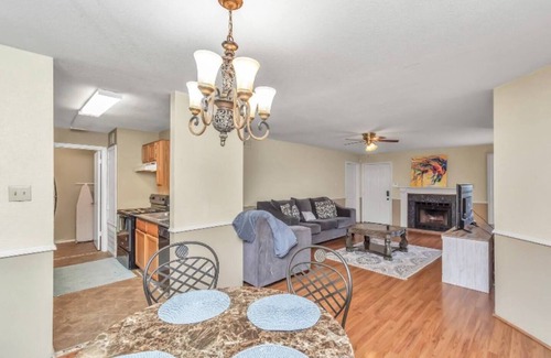 Greater Fondren Southwest House | CENTRAL BELLAIRE SUGAR LAND 2 BD 2 BATH
