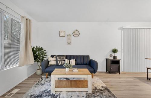 Lake Hills House | Central Bellevue House