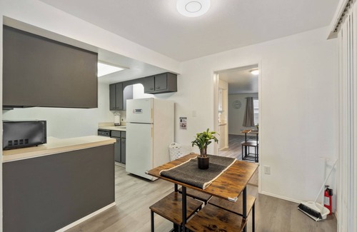 Lake Hills House | Central Bellevue House