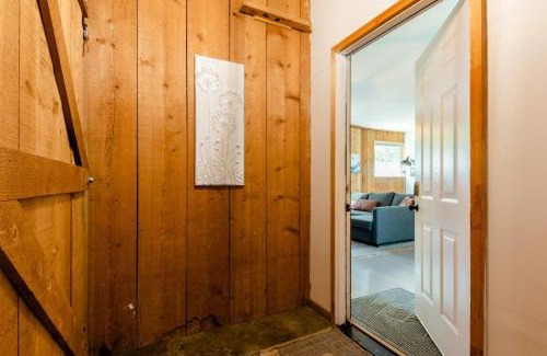 Morris Hill House | Central Bench Garden Guest House