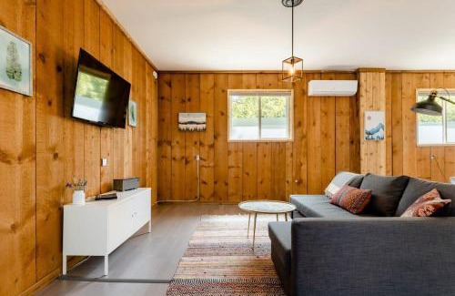 Morris Hill House | Central Bench Garden Guest House