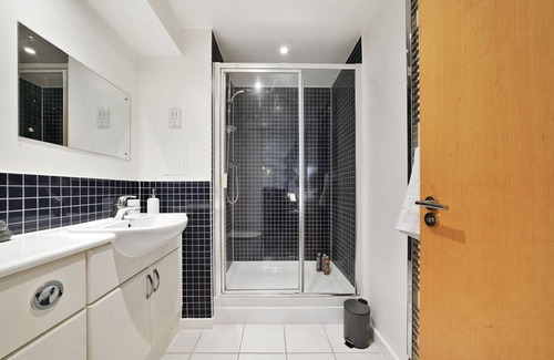 Bishop's Stortford Apartment | Central Bishops Stortford 2BR Apartment