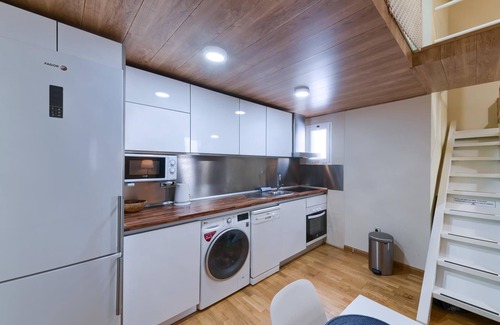 Ensanche Centro Apartment | Central bright and cozy penthouse for 4 people