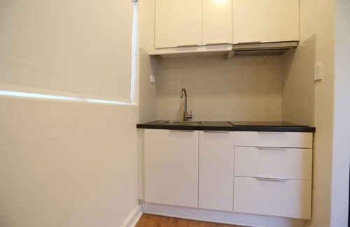 Plympton Apartment | Central budget sight seeing base