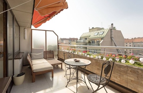 Favoriten Apartment | 🌊🌵🌴Central California "Shabby Chic COUNTRY STYLE"- LOF-ED with balcony