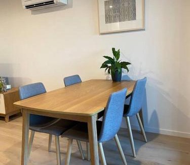 Reid Apartment | Central Canberra City apartment with study and full amenities including parking
