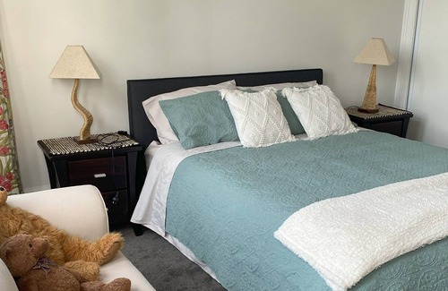 Cashmere Villa | Central Cashmere Location 2 Bedrooms, Large Lounge
