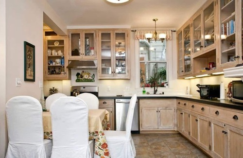 Castro District Apartment | Central Castro 2BR w/Private Deck, Garden and Laundry- NO STAIRS!