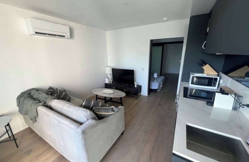 Reid Apartment | Central CBD | Parking | Sleeps 4 | WIFI