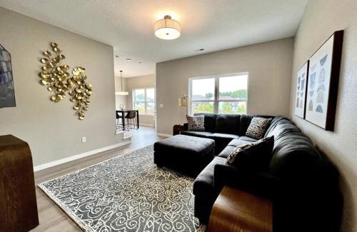 Cedar Falls Apartment | Central Cedar Falls New Construction Townhome!