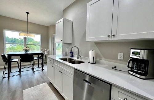 Cedar Falls Apartment | Central Cedar Falls New Construction Townhome!