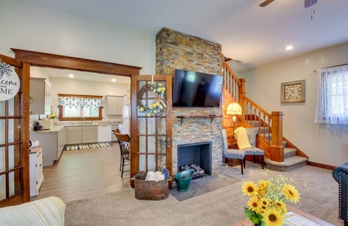 Chanute House | Central Chanute Historic Home w/Porch!