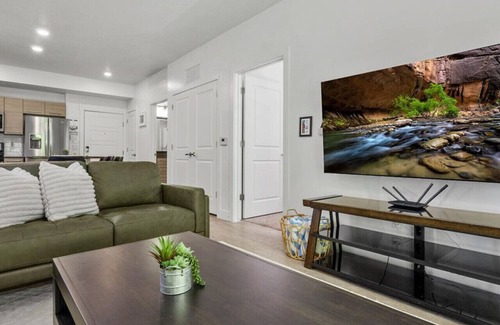 Downtown Salt Lake City Apartment | Central City Luxury-2BR/2BA Pool/Htub/Gym/Parking