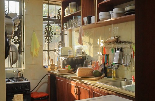 Kampala Apartment | Central City Oasis- 2BDRM APT, 10 mins walk to Downtown KLA- Wifi/Netflix