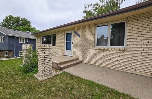 Bismarck House | Central City Retreat - Spacious four bedroom home, Sleeps 12, Family-friendly