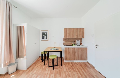 Wiener Neustadt Apartment | Central City Suite - 02