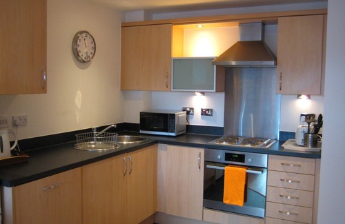 Chester Apartment | Central, Clean, Parking and Balcony