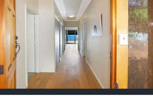 Woy Woy Bay House | Central Coast Absolute Waterfront Cottage with Private Jetty
