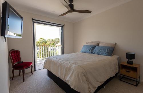 Tumbi Umbi House | Central Coast-Spacious House 5 minutes drive to beach