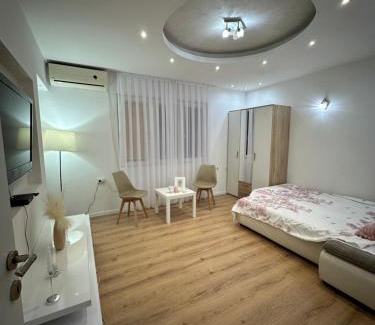 Struga Apartment | Central Comfort Apartment 5 Minute Walk to Beach, Free Parking, 2 BR