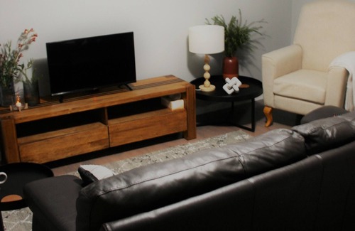 Hamilton House | Central Comfort for a Family or Work Wind Down