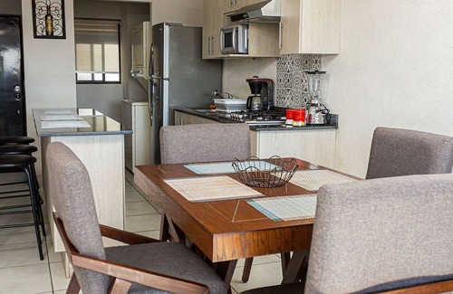 San Juan de Dios Apartment | Central condominium near IMSS, H Civil & CUCS