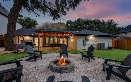 Houston House | Central Convenience x Modern Luxury - Heart of Houston