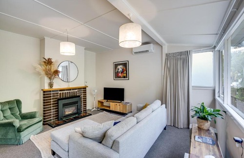 Napier House | Central Cottage - Napier Holiday Home