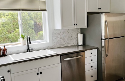North End House | Central + Cozy 2 Bdrm House Minutes to Downtown - pet friendly