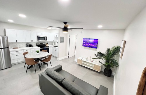Lake Ridge Apartment | Central, Cute & Cosy 1Br 1Bath Apt in Lake Ridge