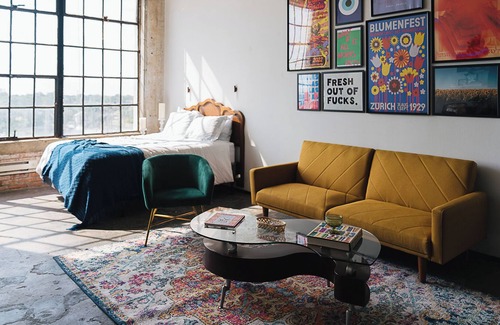 Cedars Apartment | Central Dallas Getaway