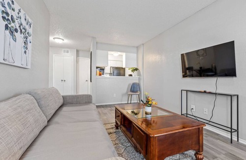 Park Central Apartment | Central DFW 1 Bed Apt!